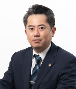 代表弁護士 倉橋芳英